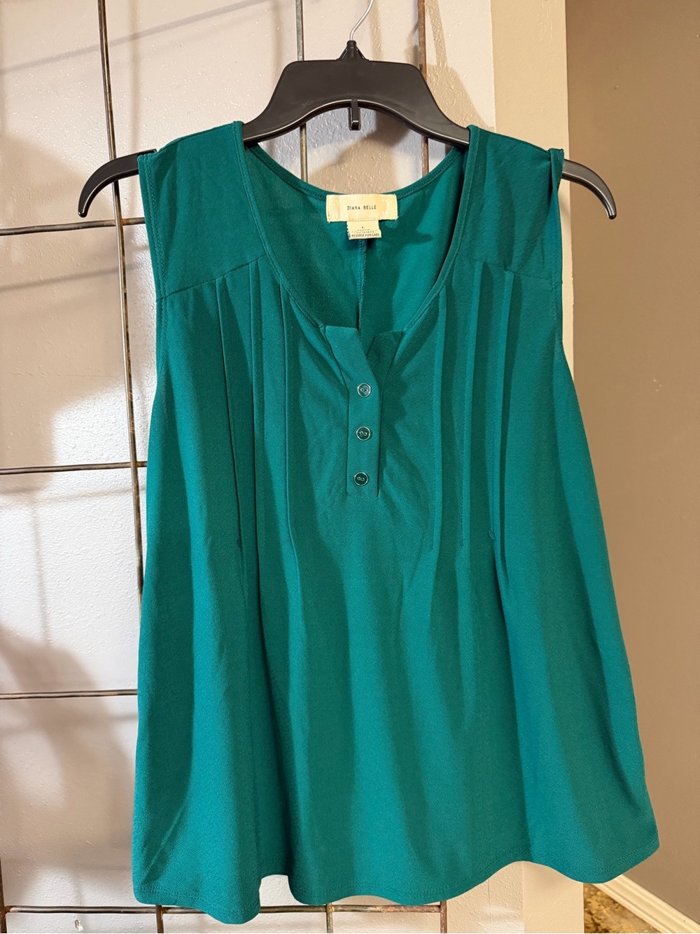 Diana Belle Emerald Sleeveless Pleated Henley Top